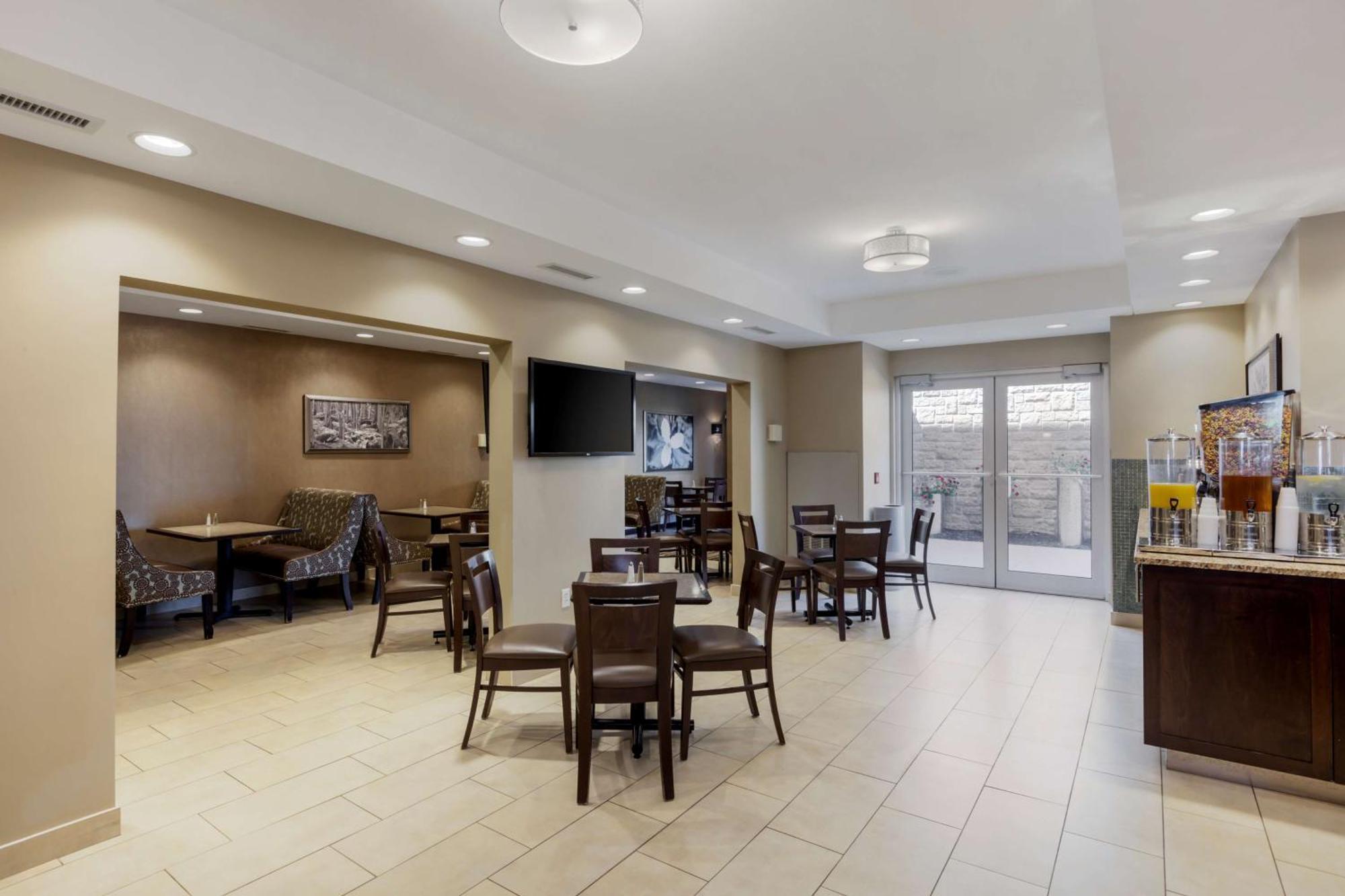 Best Western Plus Walkerton Hotel & Conference Centre Exterior foto